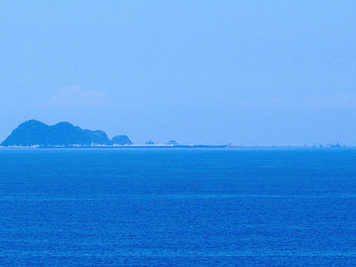 真っ青な九州の海で散骨