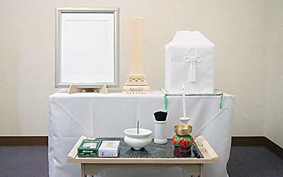 遺骨を自宅で供養してもいいのですか？